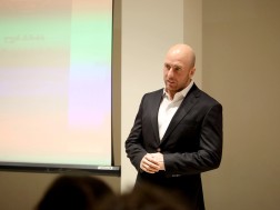 ლევან აბაშიძემ საზოგადოებას  2025 წლის საქმიანობის ანგარიში წარუდგინა