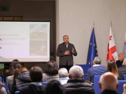 ზურაბ აბაშიძე