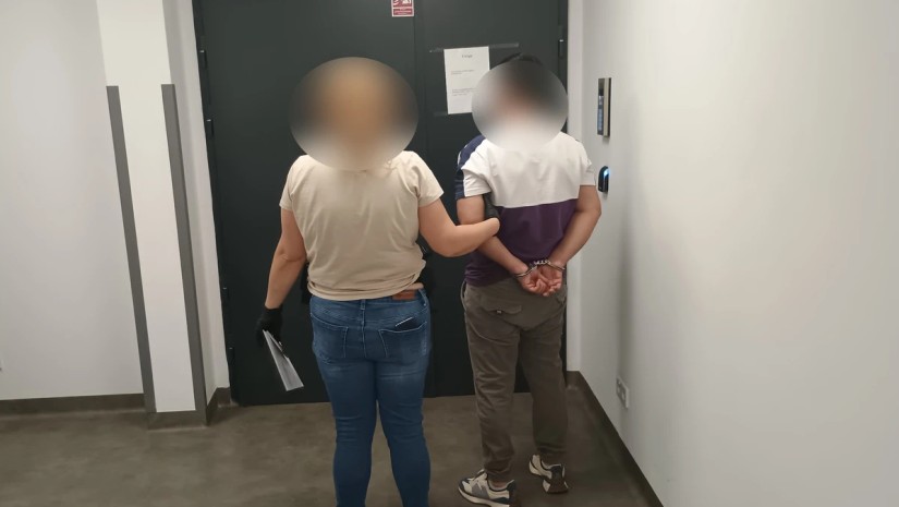 დააკავეს დააკავეს