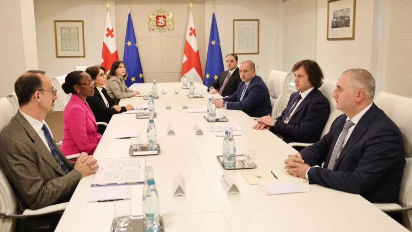 პრემიერ-მინისტრი პრემიერ-მინისტრი