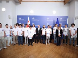 გივი მიქანაძემ 2024-2025 წლის ეროვნული სასწავლო ოლიმპიადის გამარჯვებული მოსწავლეები დააჯილდოვა გივი მიქანაძემ 2024-2025 წლის ეროვნული სასწავლო ოლიმპიადის გამარჯვებული მოსწავლეები დააჯილდოვა