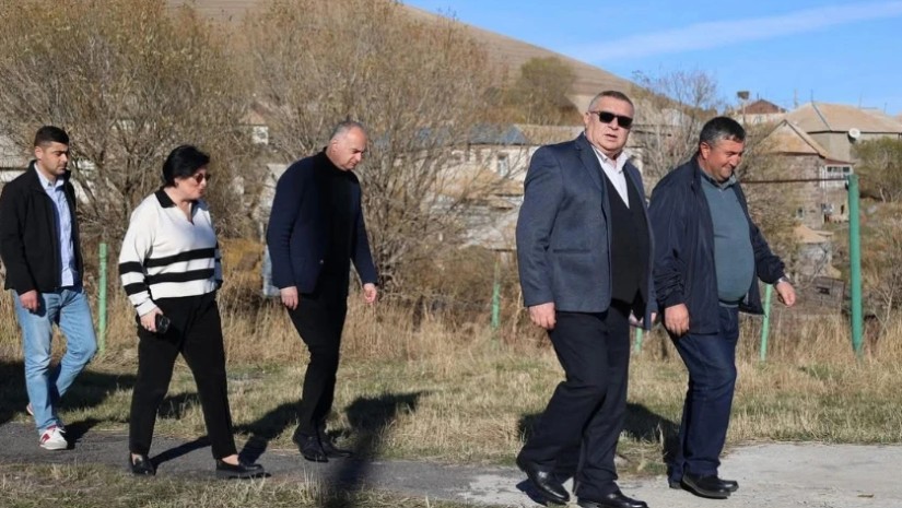 სამცხე-ჯავახეთის მხარეში სახელმწიფო რწმუნებული, მოადგილესთან და ბორჯომის მუნიციპალიტეტის ხელმძღვანელ პირებთან ერთად, სოფელ ტაბაწყურში, მოლითსა და ბალანთაში სასკოლო ინფრასტრუქტურას გაეცნო