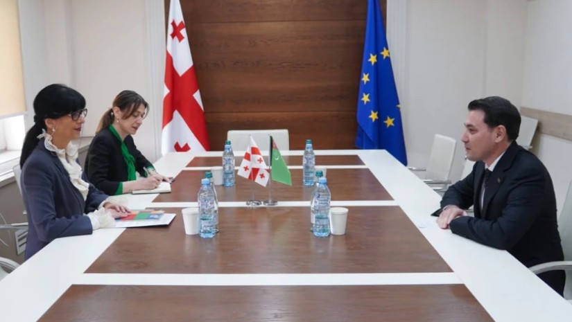 თეა ახვლედიან