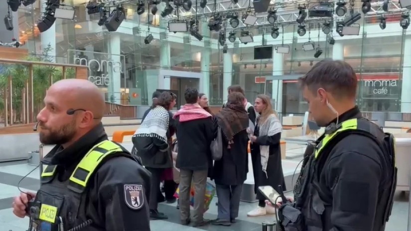 ბერლინში პროპალესტინელი აქტივისტები ტელეკომპანია ZDF-ის სტუდიაში შეიჭრნენ