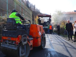 ქალაქ ონში თერთმეტი ჩიხის და ტაბიძის ქუჩის რეაბილიტაცია მიმდინარეობს. ქალაქ ონში თერთმეტი ჩიხის და ტაბიძის ქუჩის რეაბილიტაცია მიმდინარეობს.