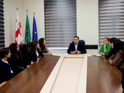 ვარლამ წიკლაური ახალციხის ახალგაზრდულ საბჭოს წევრებს შეხვდა ვარლამ წიკლაური ახალციხის ახალგაზრდულ საბჭოს წევრებს შეხვდა