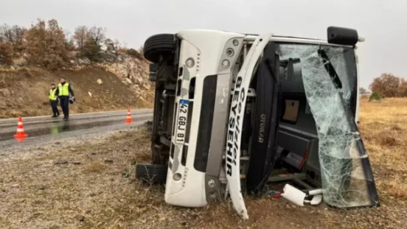 თურქეთში სასკოლო ავტობუსი ამოტრიალდა