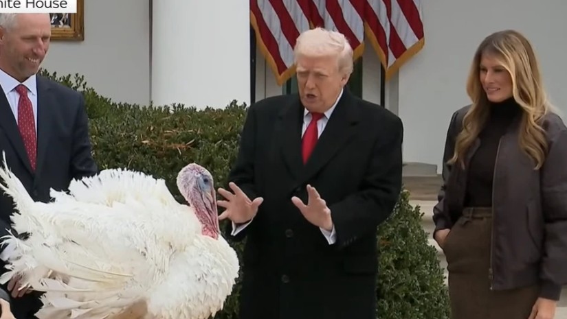 ტრამპმა ორი ინდაური შეიწყალა 