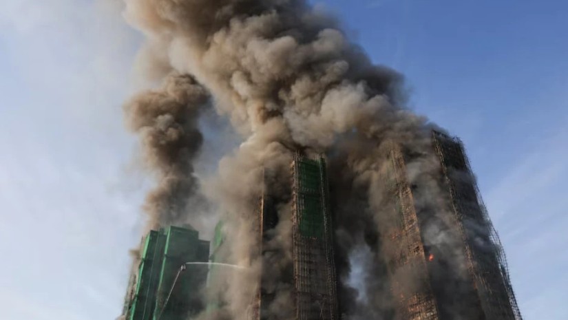 მრავალსართულიან საცხოვრებელ კომპლექსში გაჩენილ ხანძარს ოთხი ადამიანი ემსხვერპლა