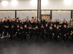 ოზურგეთის მერმა პაატა კუნჭულიამ ანსამბლ „ზენაარის“ სტუდია დაათვალიერა და ანსამბლის ხელმძღვანელებსა და მოცეკვავეებს შეხვდა