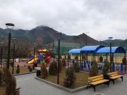 ახალდაბაში, ბორჯომის ქუჩაზე, ახალი რეკრეაციული სივრცე და  თანამედროვე სტანდარტების შესაბამისი სპორტული მოედანი მოეწყო.