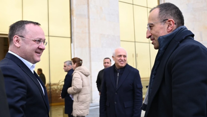 საქართველოში, ოფიციალური ვიზიტით, სომხეთის რესპუბლიკის შრომისა და სოციალურ საკითხთა მინისტრი, არსენ ტოროსიანი იმყოფება