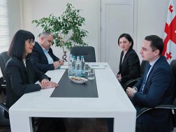 თეა ახვლედიანი