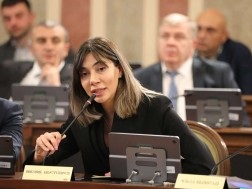 თინათინ ნიბლოშვილი