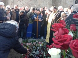 მამა აკაკი დაკრძალეს