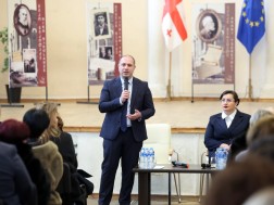 გივი მიქანაძე იმერეთისა და სამეგრელოს რეგიონების მასწავლებლებსა და სასკოლო საზოგადოებას  შეხვდა