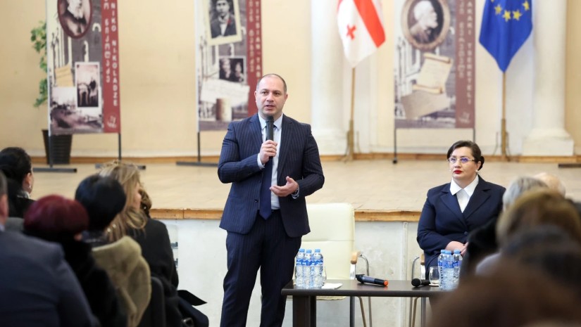 გივი მიქანაძე იმერეთისა და სამეგრელოს რეგიონების მასწავლებლებსა და სასკოლო საზოგადოებას  შეხვდა