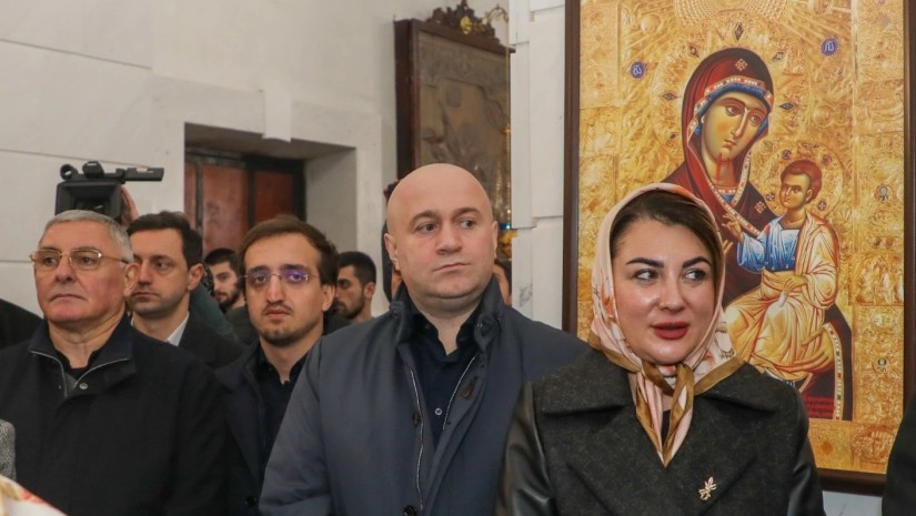 სულხან თამაზაშვილი სოფელ გვარას ივერიის ღვთისმშობლის სახელობის ტაძარში საშობაო ლიტურგიას დაესწრო