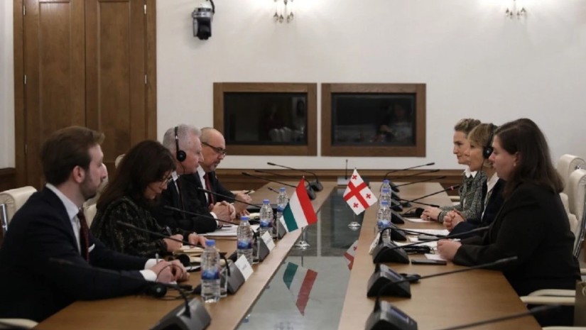 ნინო წილოსანი და მარიამ ლაშხი უნგრეთის ეროვნული ასამბლეის ვიცე-სპიკერს შეხვდნენ