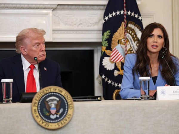 ტრამპი და აშშ-ის შიდა უსაფრთხოების მდივნი ტრამპი და აშშ-ის შიდა უსაფრთხოების მდივნი