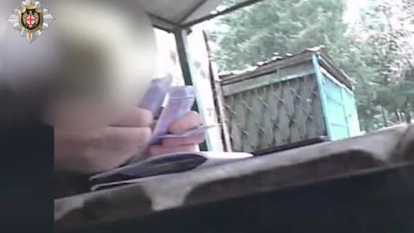 სუსი ფარულ ჩანაწერს აქვეყნებს