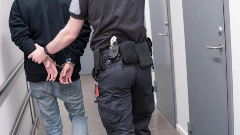 დაკავება