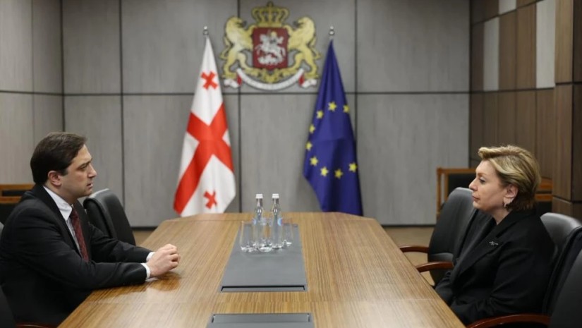 თინათინ რუხაძე