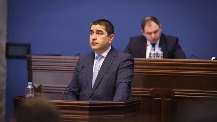 შალვა პაპუაშვილ