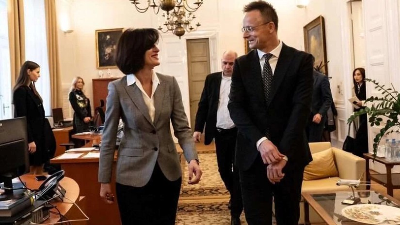 მაკა ბოჭორიშვილი პიტერ სიიარტო