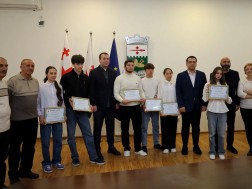 ვარლამ წიკლაური  წარმატებულ ახალგაზრდა  სპორტსმენებს შეხვდა