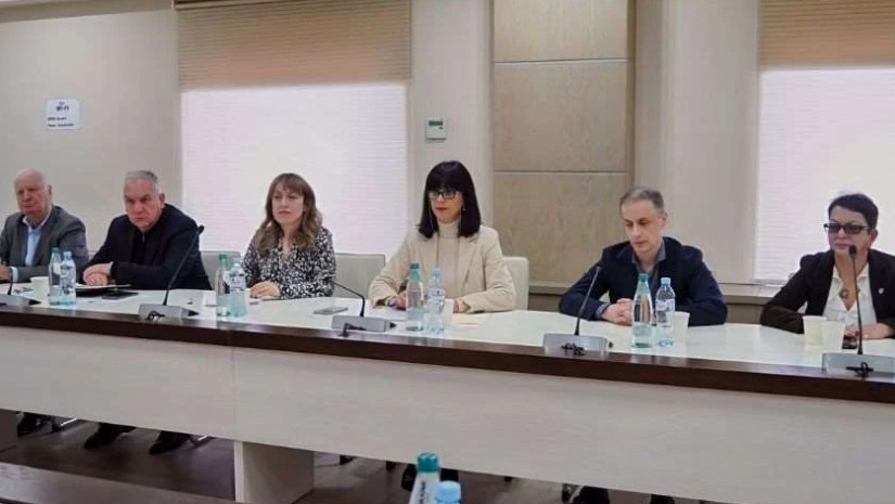 თეა ახვლედიანი