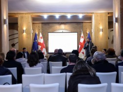 რძისა და რძის ნაწარმზე დამატებითი ეტიკეტირების შემოღების საკითხზე რძის სექტორის წარმომადგენლებთან სამუშაო შეხვედრა გაიმართა რძისა და რძის ნაწარმზე დამატებითი ეტიკეტირების შემოღების საკითხზე რძის სექტორის წარმომადგენლებთან სამუშაო შეხვედრა გაიმართა