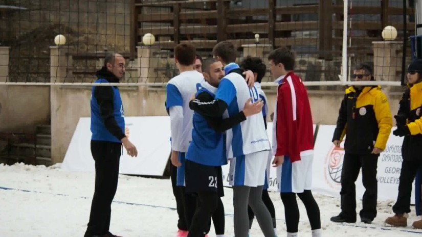 თოვლის ფრენბურთი