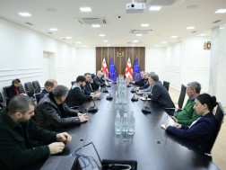  ფერმერული მეურნეობების განვითარების საკითხებზე მესაქონლე ფერმერებთან სამუშაო შეხვედრა გაიმართა