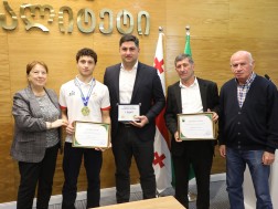 ტყიბულის მერმა ძიუდოში კადეტთა ევროპის თასის ჩემპიონი დააჯილდოვა