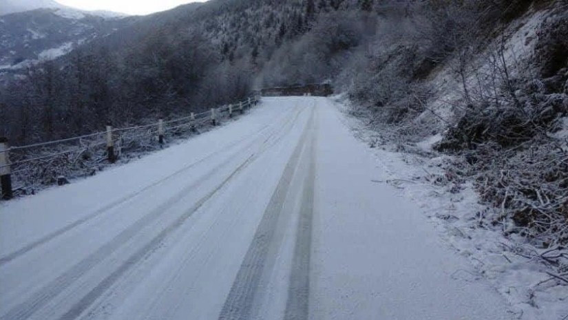 გზა თოვლი