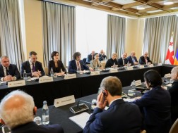 თინათინ რუხაძე