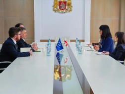 თეა ახვლედიანი