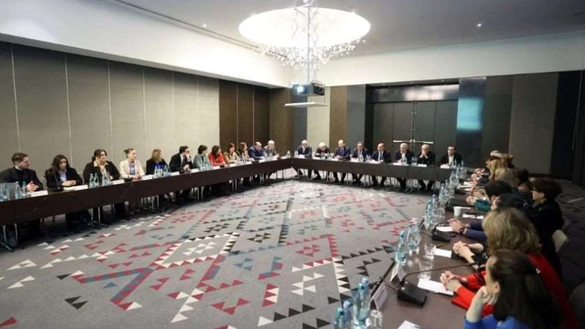 კანონის განხილვა