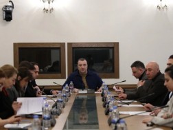 რატი იოთანამიშვილი