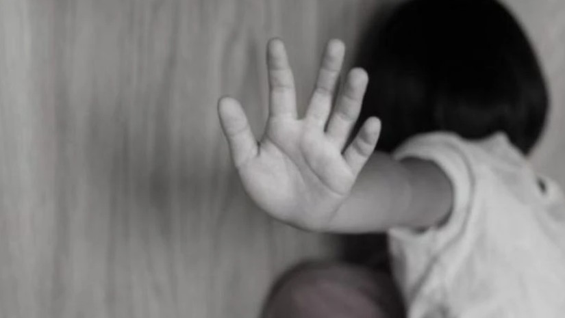 ბავში ძალადობა