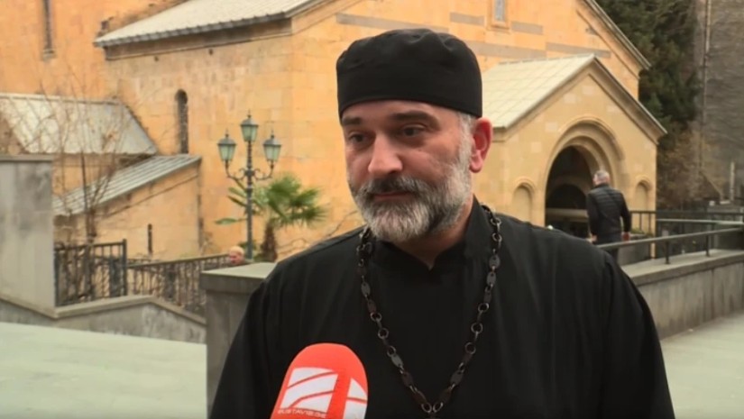 მამა ნიკოლოზ როინიშვილი