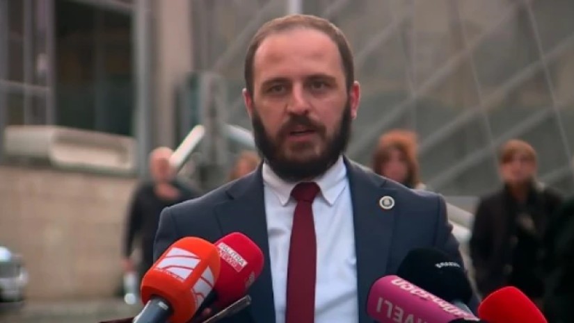 ადვოკატი