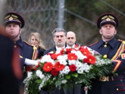 გვირგვინით შეამკეს