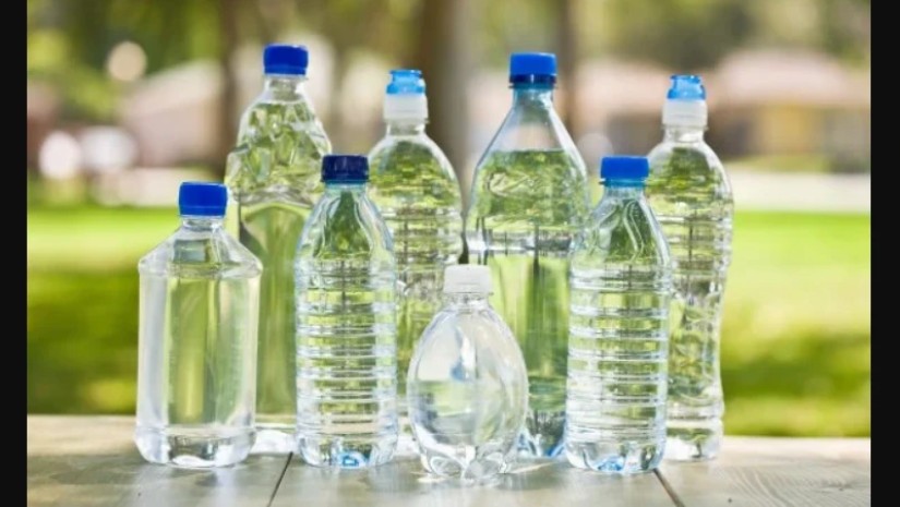 პლასტმასის ბოთლები