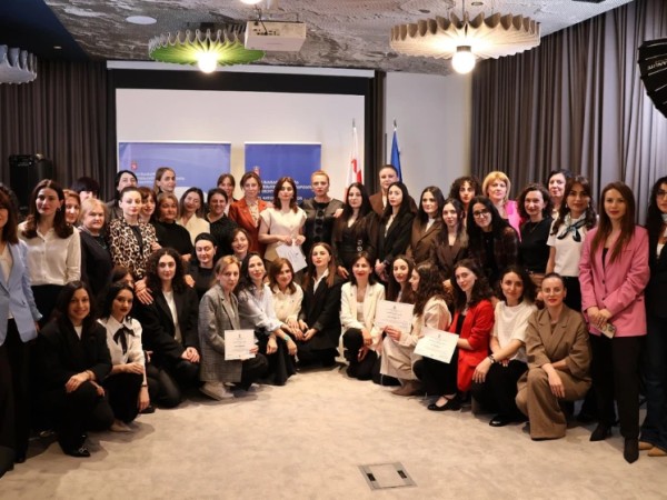 მასწავლებლები