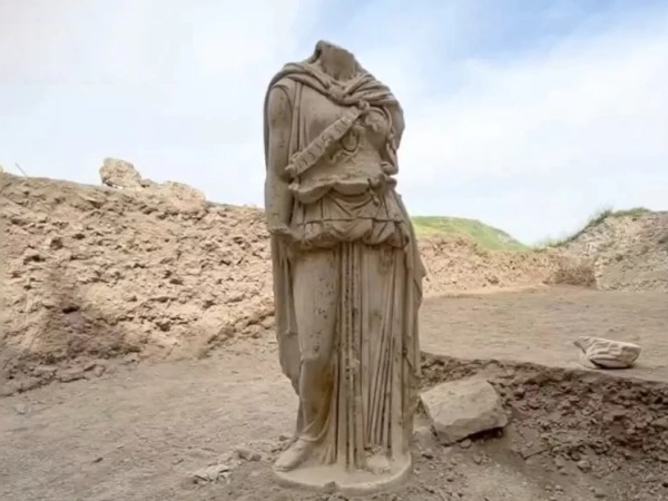 ათენას მარმარილოს ქანდაკება