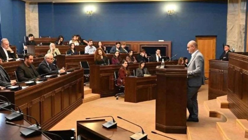 პარლამენტი