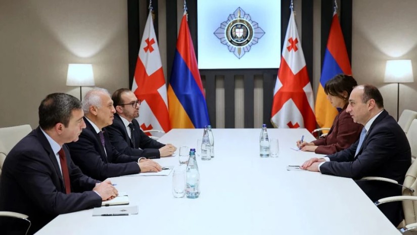 გეკა გელაძე სომხეთის ელჩს, აშოტ სმბატიანს შეხვდა