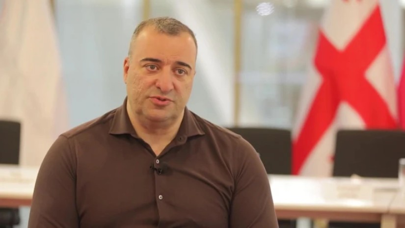 რატი იონათამიშვილი
